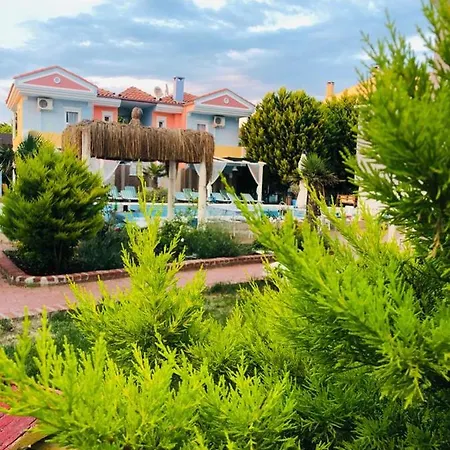 Otel Cunda Leo Boutique & Pool *