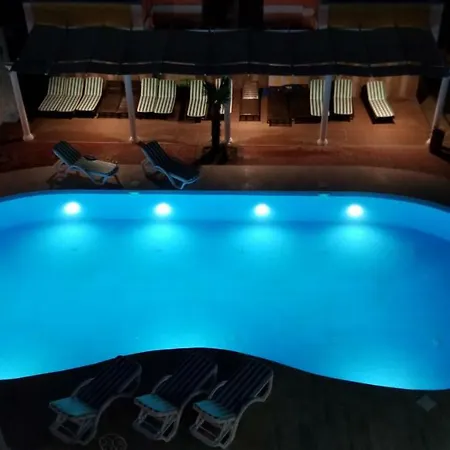 Cunda Leo Boutique & Pool Otel Ayvalı
