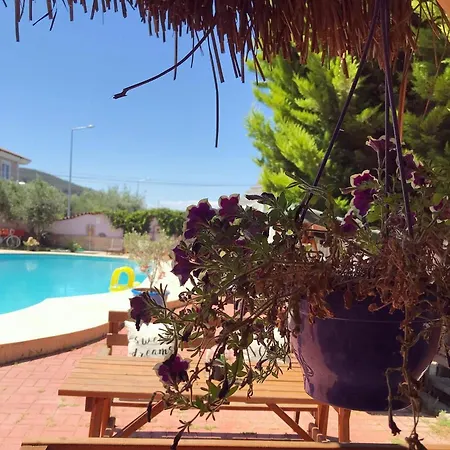 Cunda Leo Boutique & Pool * Айвалык